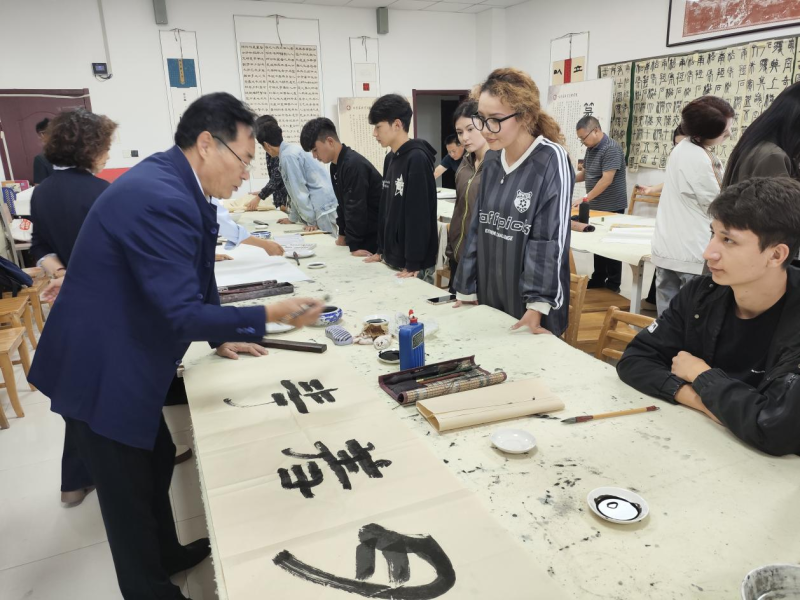 墨韵传情 诗画无界——学院举办地区诗画作品创作交流活动纪实